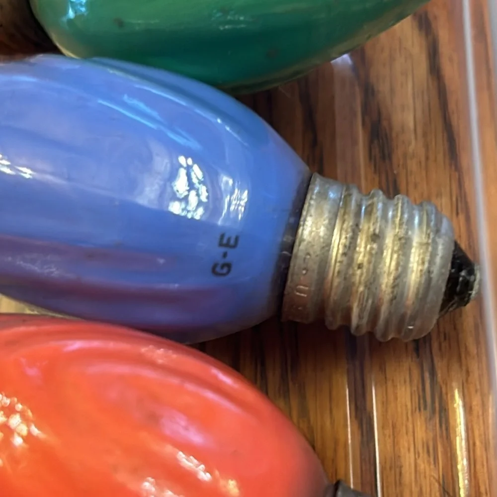 17 Vintage 1950s C9 GE Interior Paint Flame Swirl Christmas Light Bulbs - Work